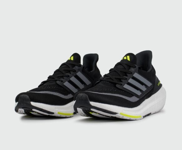 Adidas Ultraboost Light Black Grey White. Вид 2